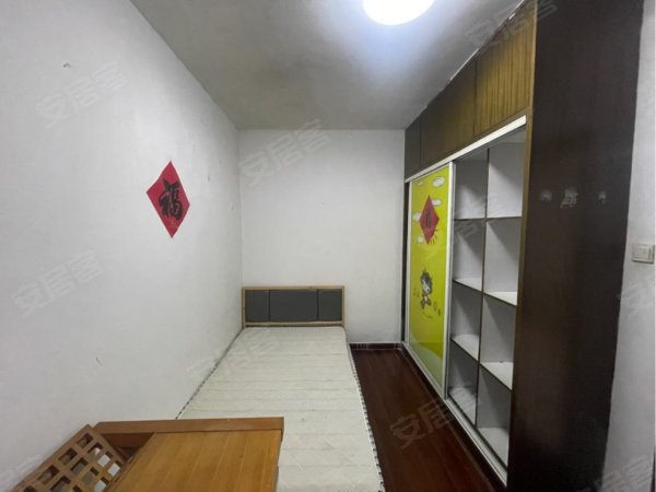 万象汇城隍庙商圈，生活便利，5号线地铁口，交通方便