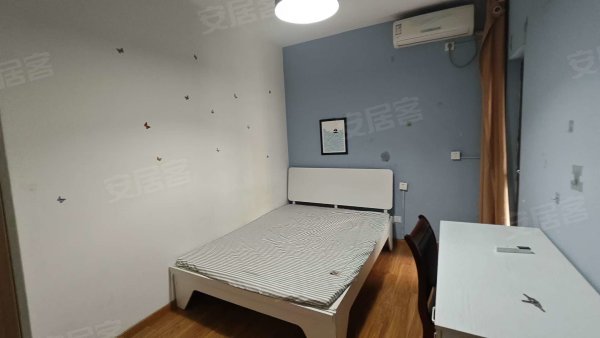 海顿公馆|朱岗地铁|绿地瀛海|拎包入住|合家福|隔成小三房