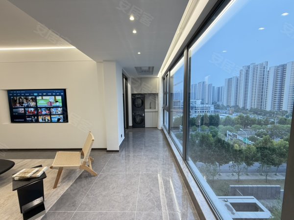 现场实拍图一梯一户_全景落地窗_洗烘套组_拎包即住_出行方便