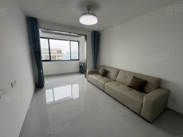 裕彭佳苑3室精装，家具家电齐全，拎包入住