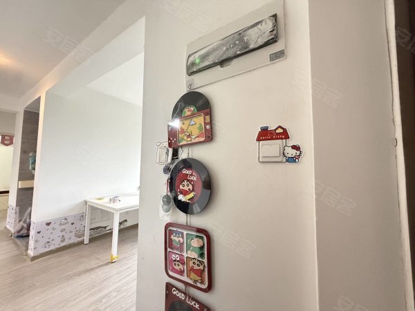 豪华装修_全屋定制_三室一厅_出行方便_随时可看_手慢无