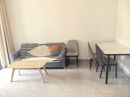 新店东苑中装两室，无甲醛，免物业费，可短租可月付随时看房