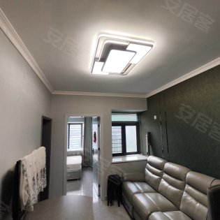 新华学府星座简装一室南北通透，环境清幽