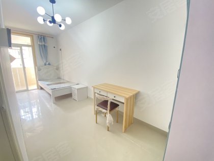 主卧带阳台兴园小区(南区)_4室1厅1卫_20平_家电齐全