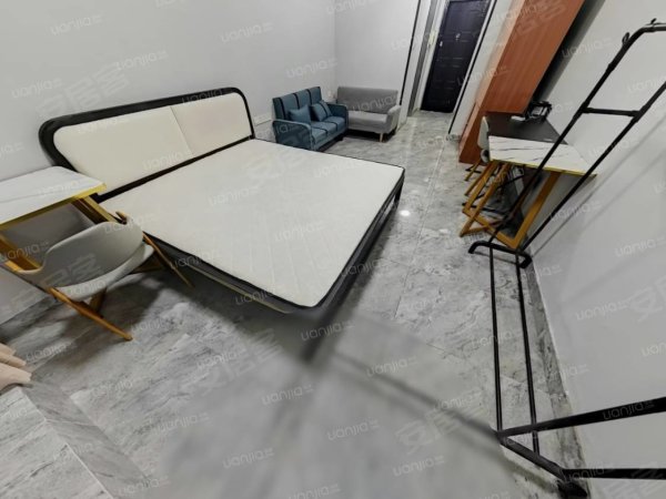 丹霞柠檬郡1室1厅民水民电拎包入住近地铁安附二院精装修