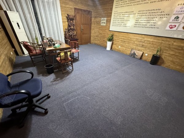 实拍_主城区联排别墅_可住家办G_停车方便__随时可以看
