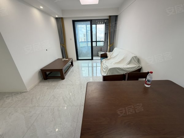 政务东_信达天御精装三室_采光好_干净_自住装修_拎包入住