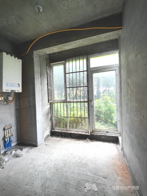 水岸新城两室南北通透户型带院子首付22w