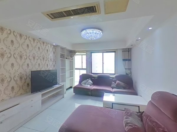 银泰城_国际花都世贸城精装修三房出租拎包入住看房方便有暖气