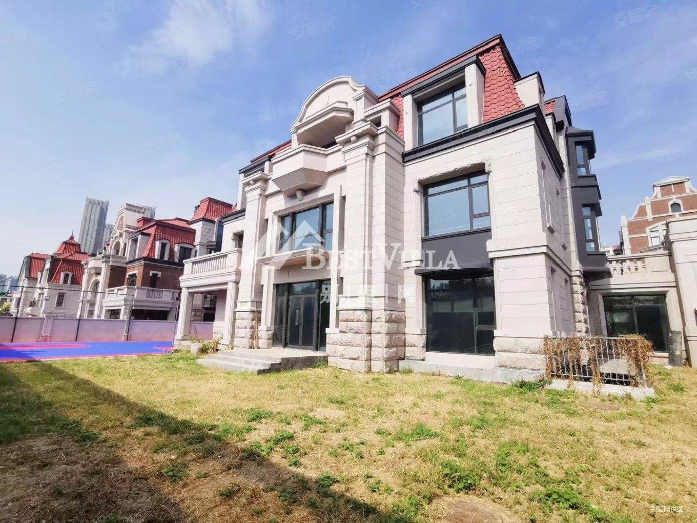 海信君汇2期前排独栋,使用面积1500平,车库停10辆