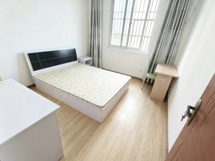 实图_朝南阳光大主卧_0中_押一付一_近亚夏汽车大厦_新粮仓