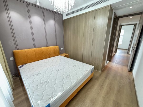 全屋定制精装修_南北通透四居室_中央空调_高配家具家电