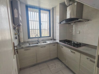 临地铁_四里河畔三室两厅一卫，拎包入住，万象汇一路之隔