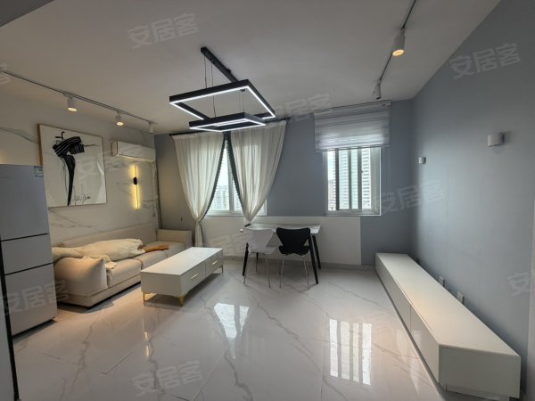 本人实拍合铁家园，精装两房押一付一，近恒大中央广场，随时看房