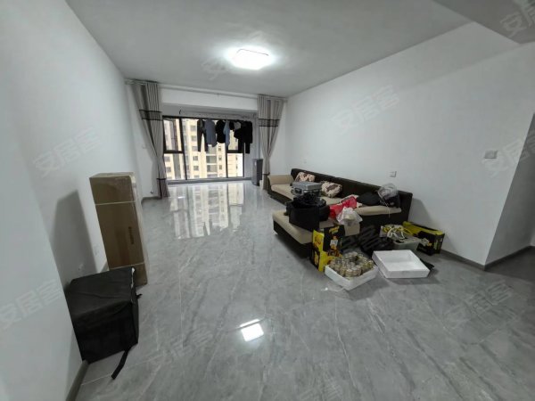 梦溪小镇_自住精装三房两卫_客厅很大_边户_先到先得