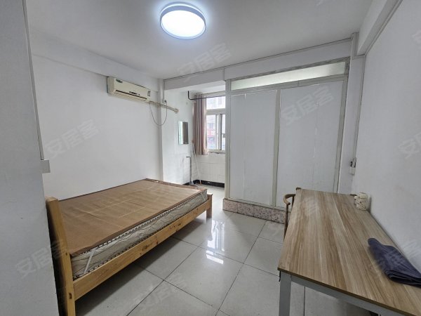 三里庵之心城_国购广场飞虹菜市__飞虹小区低楼层独卫
