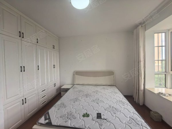 新店花园_2房_配置齐全_长期出租_温馨居家_全天采光
