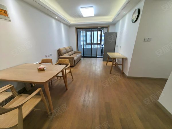 毓秀雅苑_自住精装修三居室_定制家具_太空舱沙发