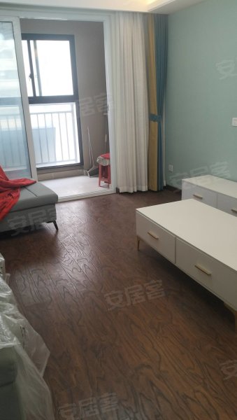 精装修拎包入住_随时看房_新站广场旁