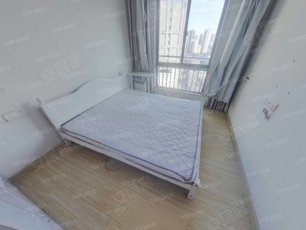 十里庙地铁口！丰盛华庭_45平一室一厅_精装1780元有钥匙