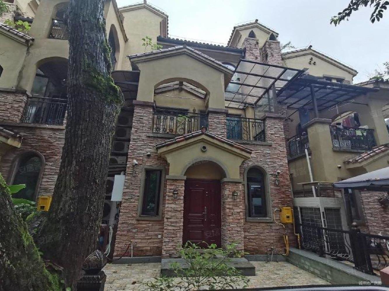 急售独立电梯奢华豪装带车库大联排别墅住家安静近轻轨站
