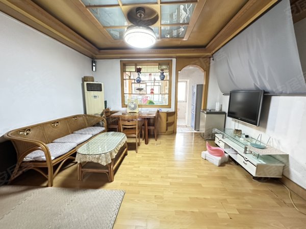 省委大院_电梯3室_看房方便_已保洁拎包入住_有供暖