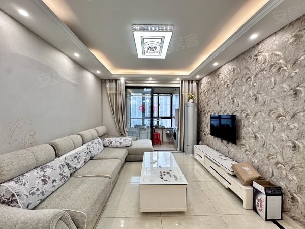 4号线南屏地铁口_近绿地天鹅湖_婚房自住三房家具齐全采光无挡
