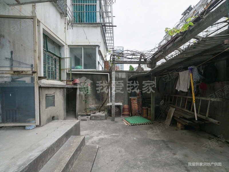 新上彩香一村三区一楼带开门大院子户型正气采光无遮挡