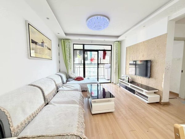 实拍！皇家花园一期_业主自住精装两室_新六中正对面_随时可看