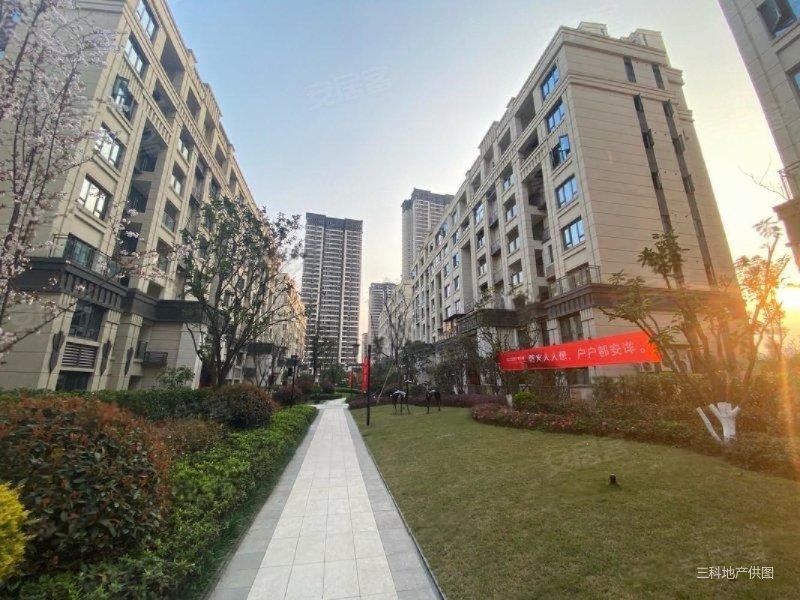 荣盛锦绣南山b区西南可遇不可求温馨4室