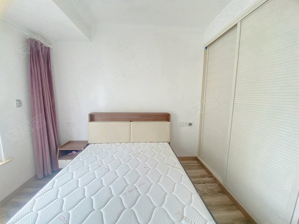 中海珑玺精装单间随时看房拎包入住短租月付家具家电齐全