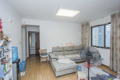 实拍真实_市政务地铁口旁_华邦世贸城精装三房_国际花都
