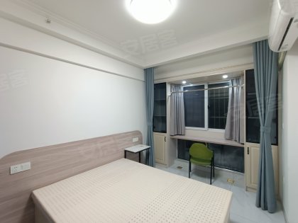 保真_世纪中心房东自住精装修一房一厅出租_密码锁随时看房