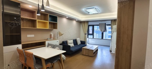 招商公园1872一期_3室自住精装房_全屋定制柜_湖景房！