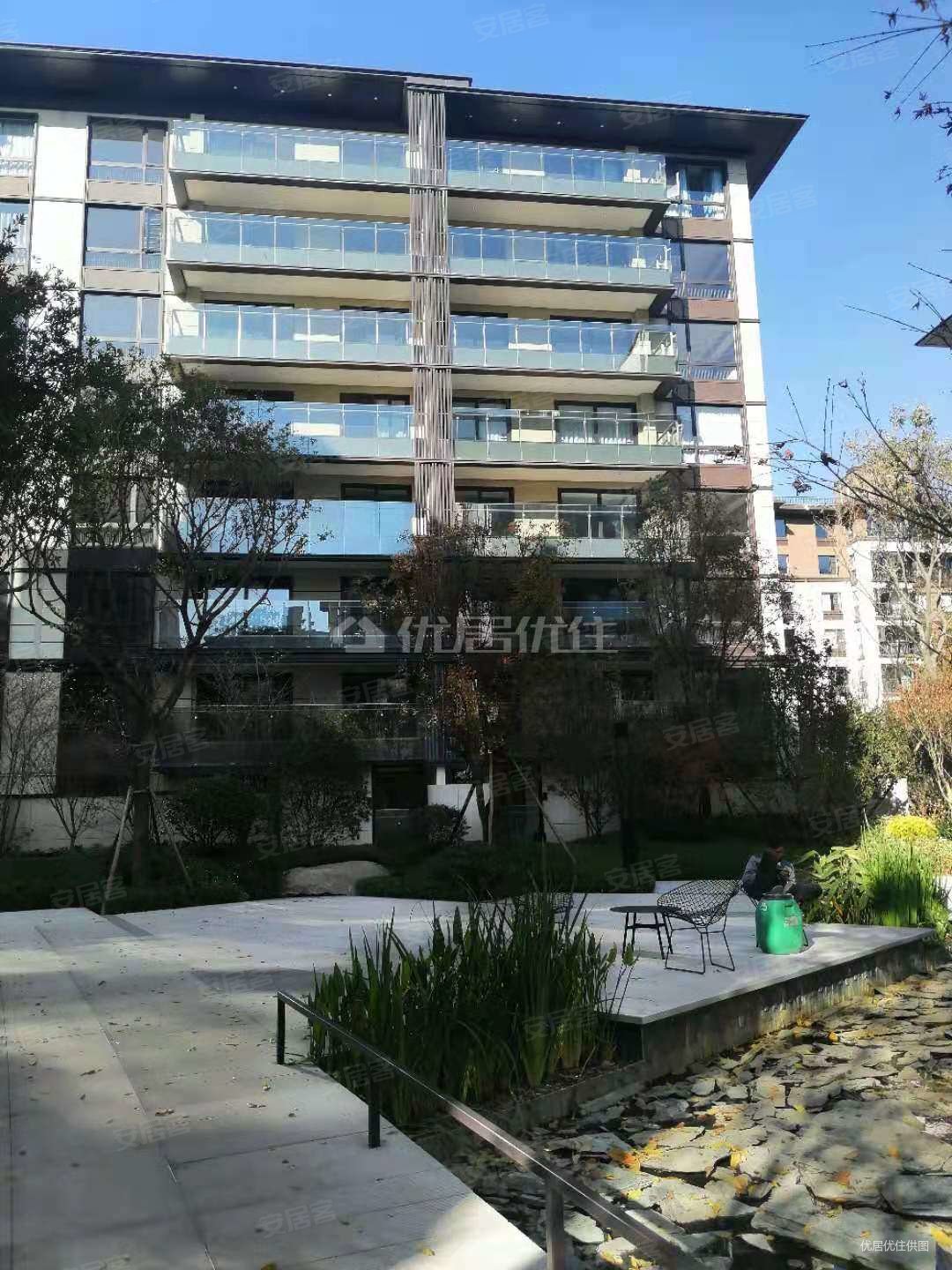 西山脚滇池边品质高端住宅小区华夏四季熙澜苑