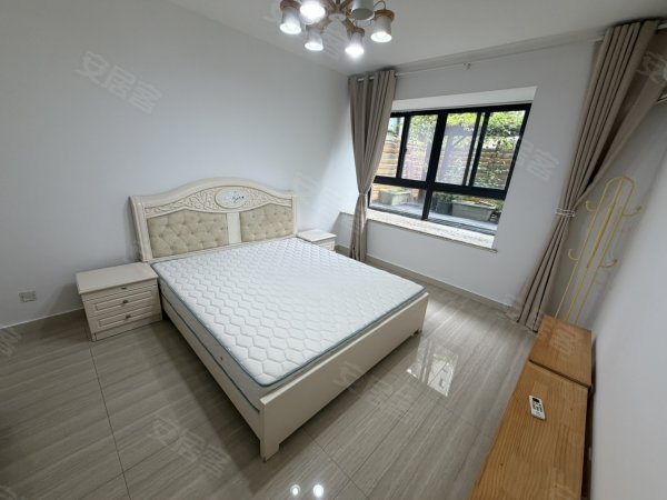 精品三房带一楼小院居住惬意近十里庙地铁站永辉超市1新粮仓