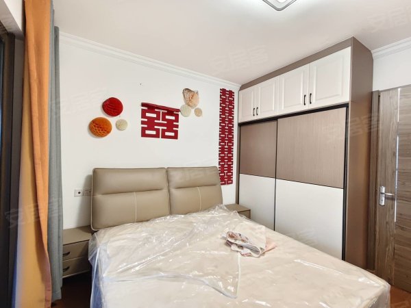 自住首次出租_碧桂园中堂边户四房双卫_全屋兔宝宝定制衣柜