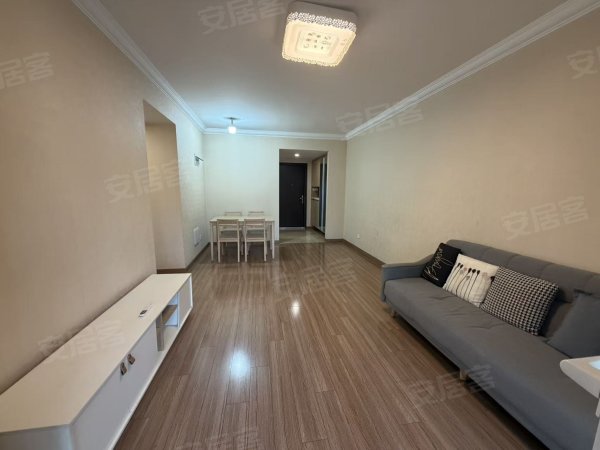 万科森林公园锦庭_精装修，3室两厅，价格可谈，家具家电齐全