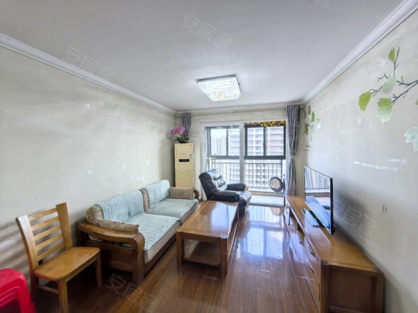 万科城_精装三房_全屋实木家具_小区前排_干净整洁_拎包入住