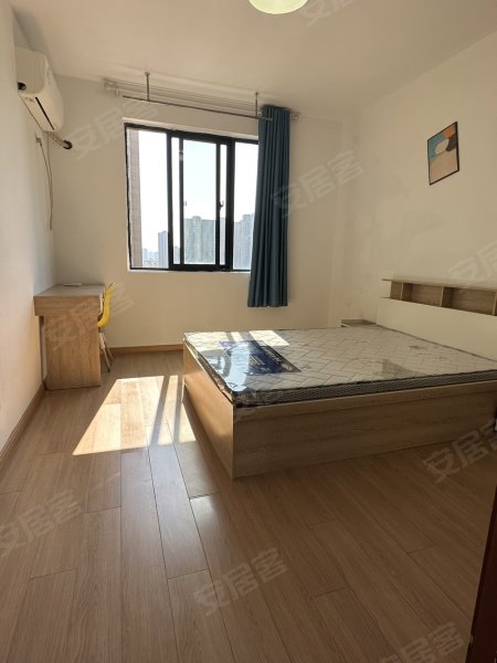 庐阳万象汇，临泉路橡树湾附近精装主卧室，实拍可月付，随时看房