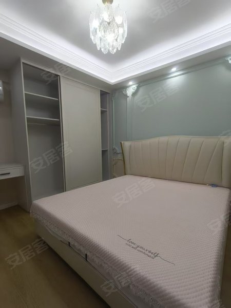 晶品城市公寓，两室一厅，精装，拎包入住，曙光小学隔壁，环境好