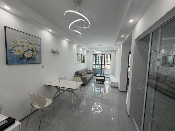 盈福新居_二室一厅_家具家电全齐拎包入住_衣帽化妆间_实拍图