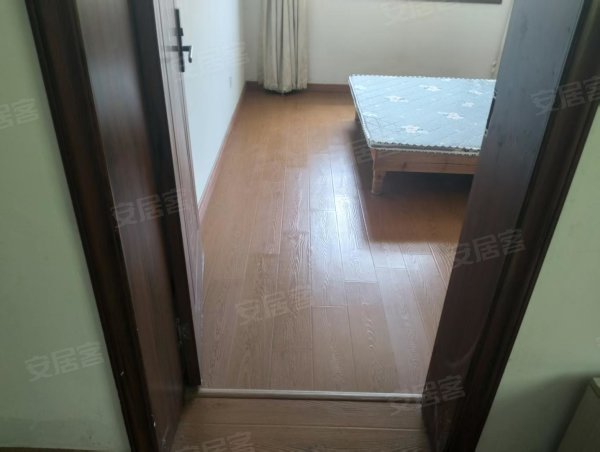兴海苑三期_特价两室_全屋家电家具齐全_拎包入住