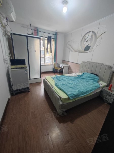 天门湖新界_主卧飘窗