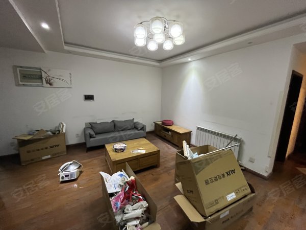 旭辉花园_3室3厅1卫__电梯房_精装修102平米