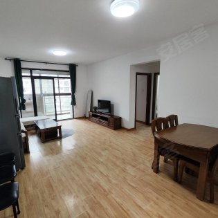 信达西山银杏精装三室一厅南北通透，家具家电齐全，拎包即住