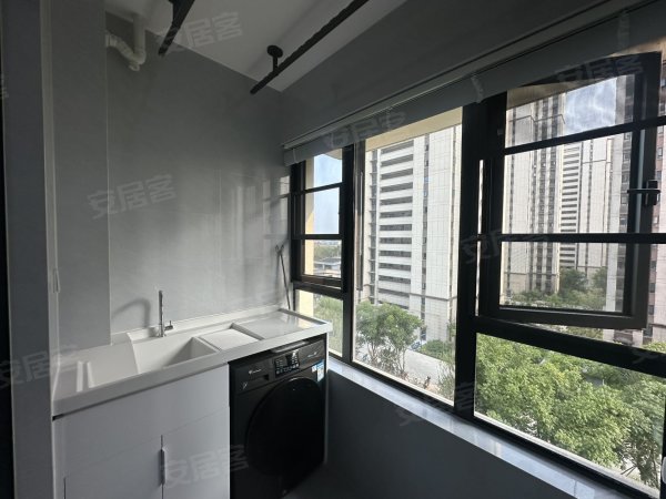 滨湖沁园旁_湖畔义乐_方圆荟_临近金融小镇_精装修拎包入住