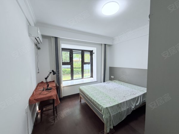 四房配齐_卧室超_大_燃气热水器_配置齐全_拎包即住中建开元