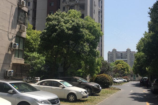 宝虹水岸人口