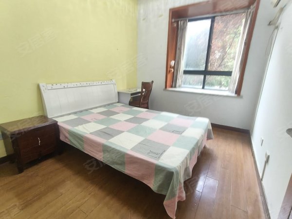 港澳广场_九溪江南全女生合租单间_可做饭_拎包入住随时看房